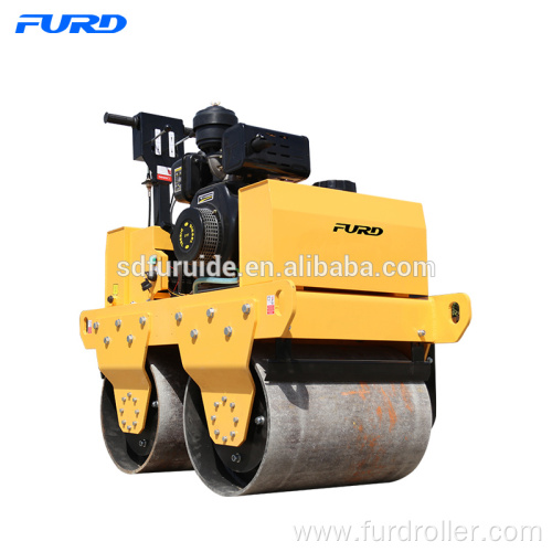 Hand road roller compactor for vibrating compaction work